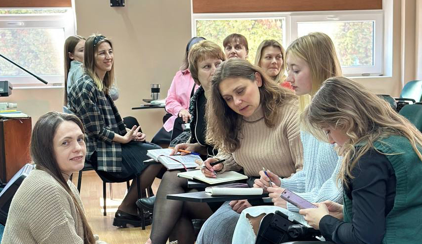 Жіноче служіння